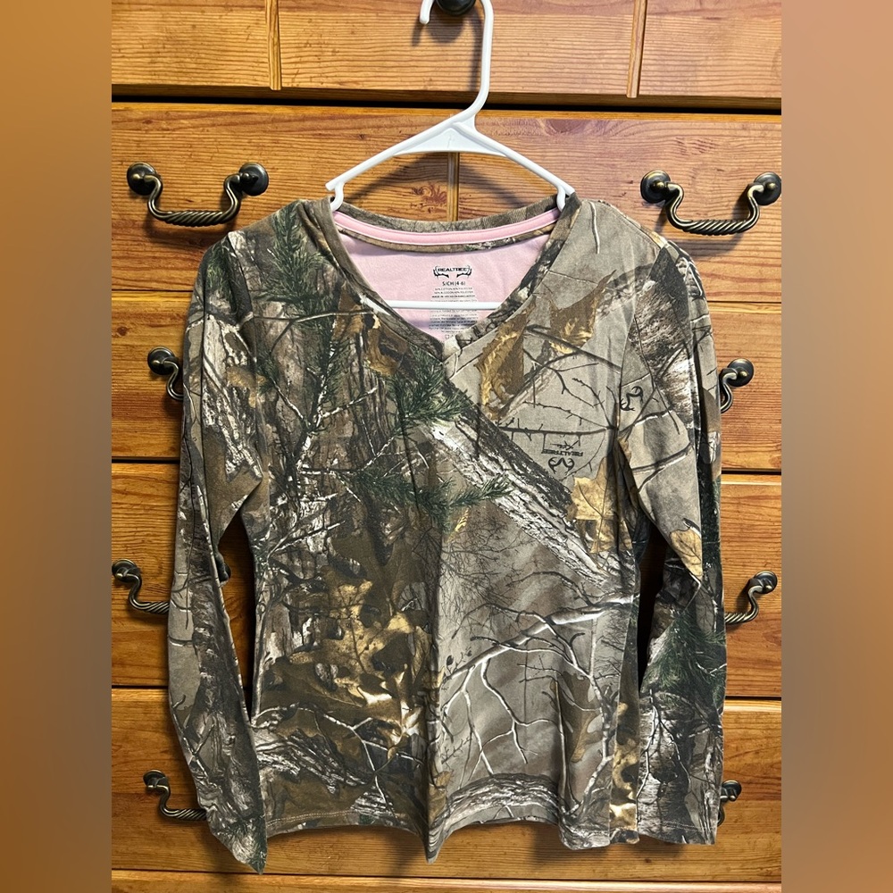 Women’s lot of 4 Camouflage Long Sleeve Shirts
